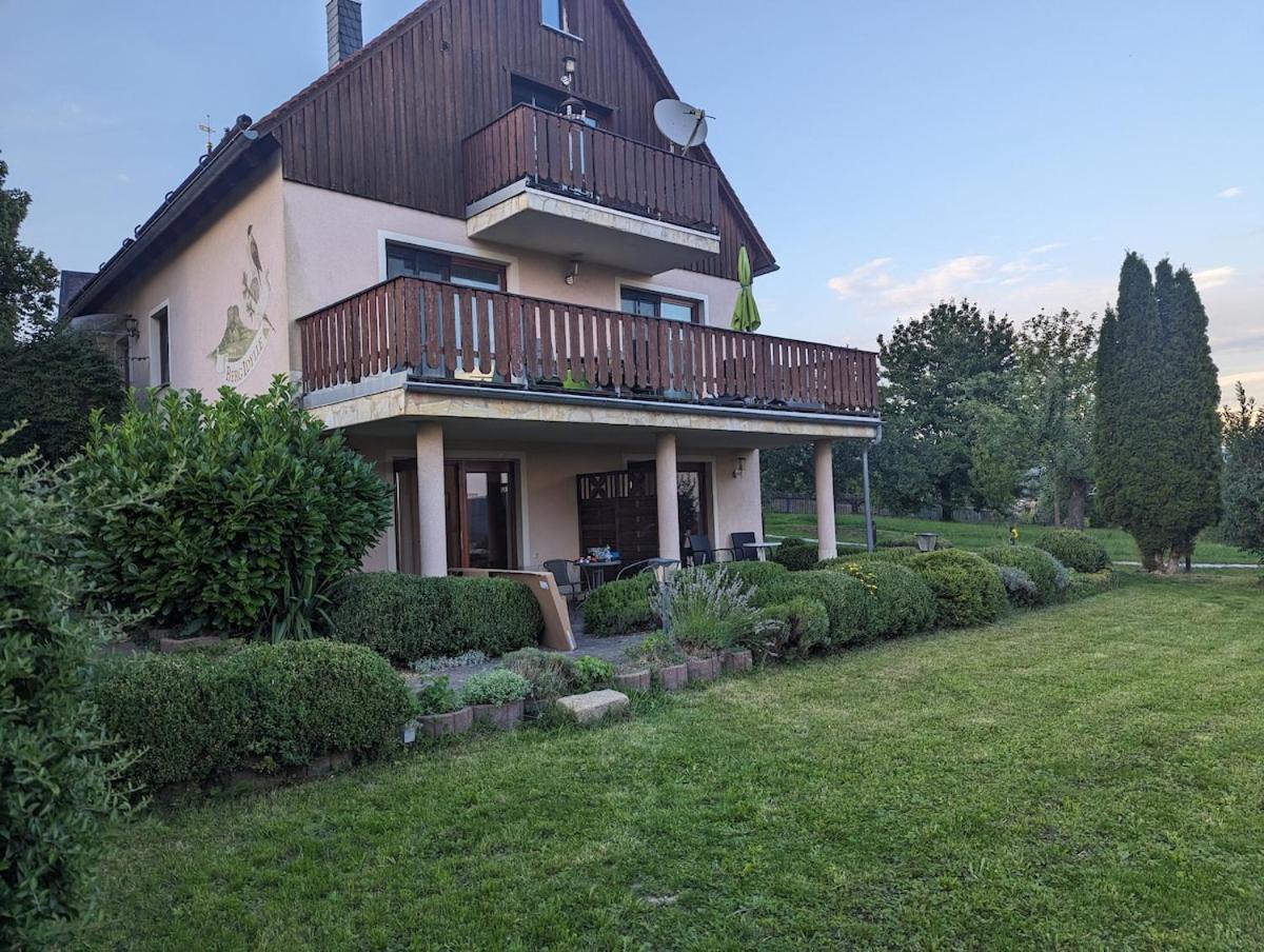 S2 - Urlaubsmagie - Am Wanderweg Mit Terrasse Appartement Sebnitz Buitenkant foto